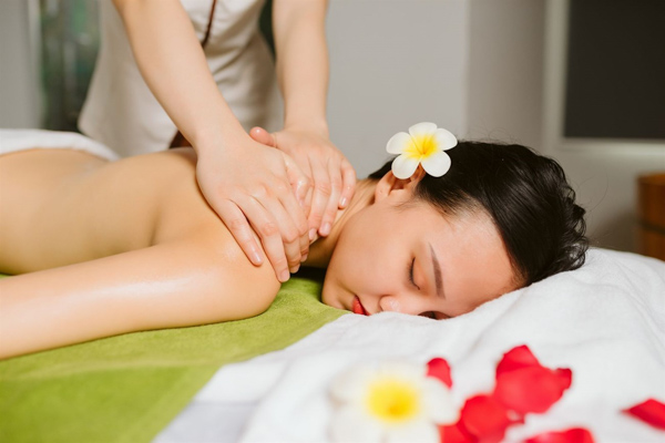 Kỹ thuật viên Matxa vai gáy